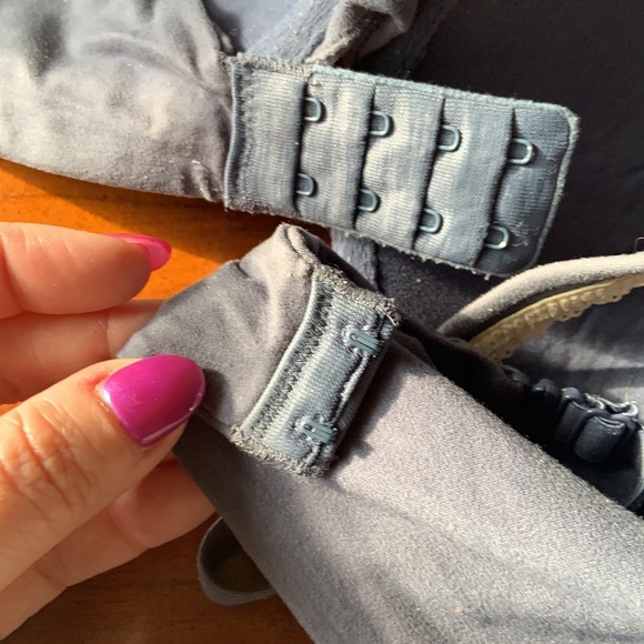 Victoria Secret Body by Victoria Bra 34 DD - Picture 5 of 5